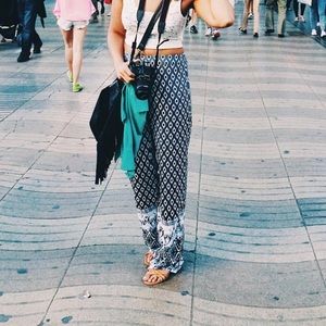 Stoosh size M - printed wide leg pants